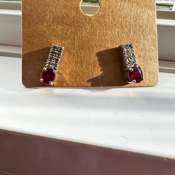Genuine ruby and cz stud earrings in sterling silver! - Picture 10 of 10